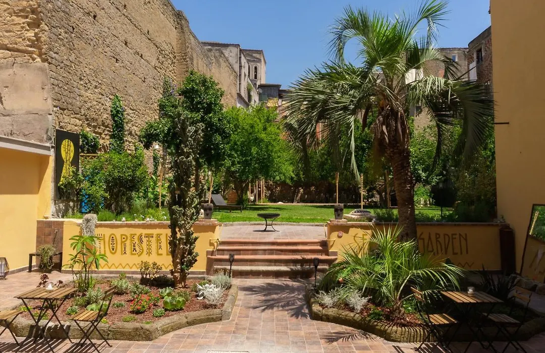 HOPESTEL Secret Garden Napoli-1